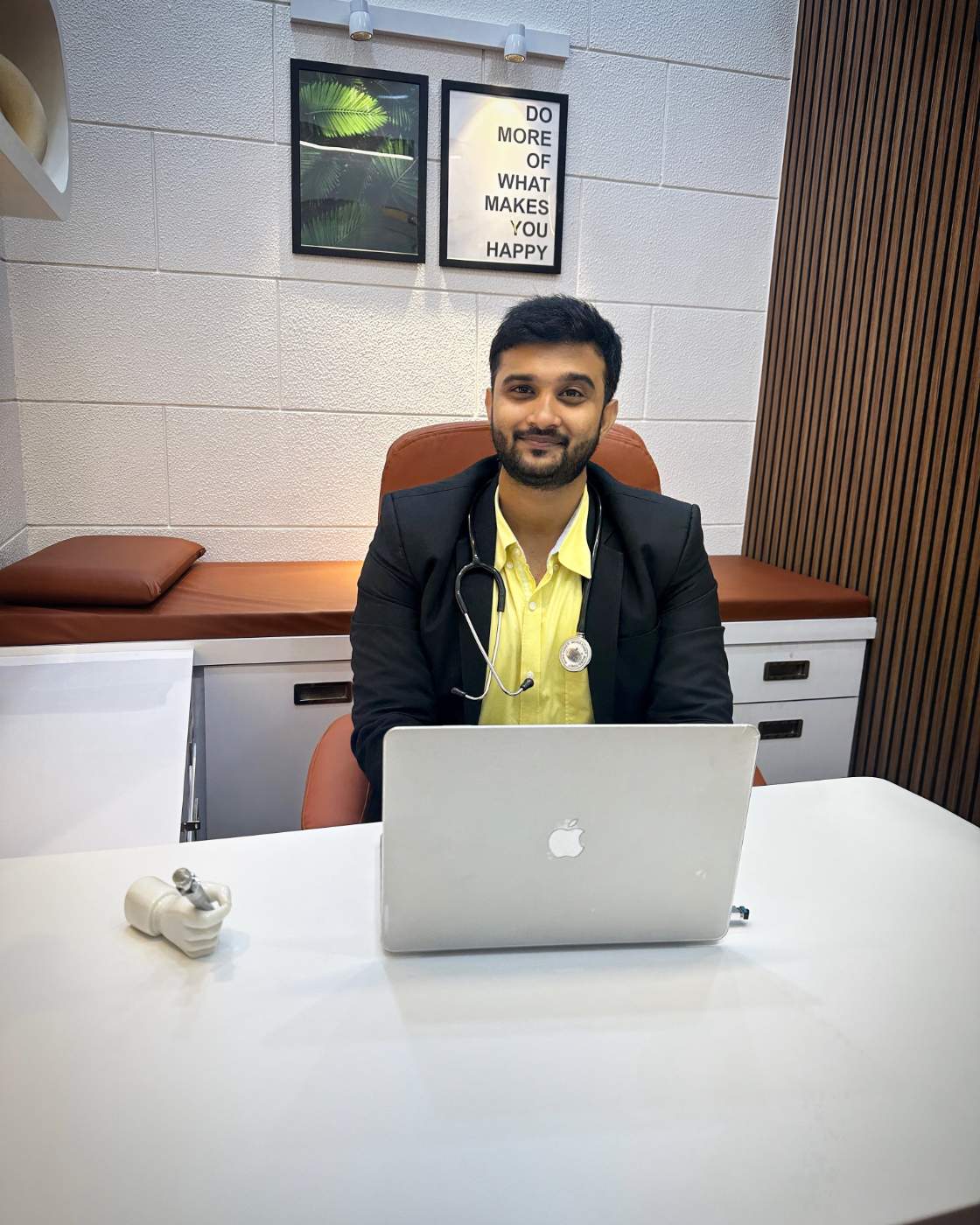 Dr. NIKUNJ SHAH